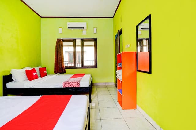 Deluxe Family Room