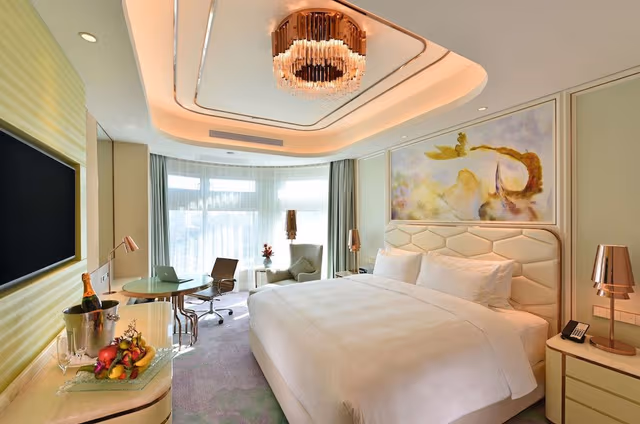Executive Suite (Collection)