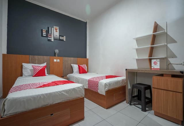 Standard Twin Room