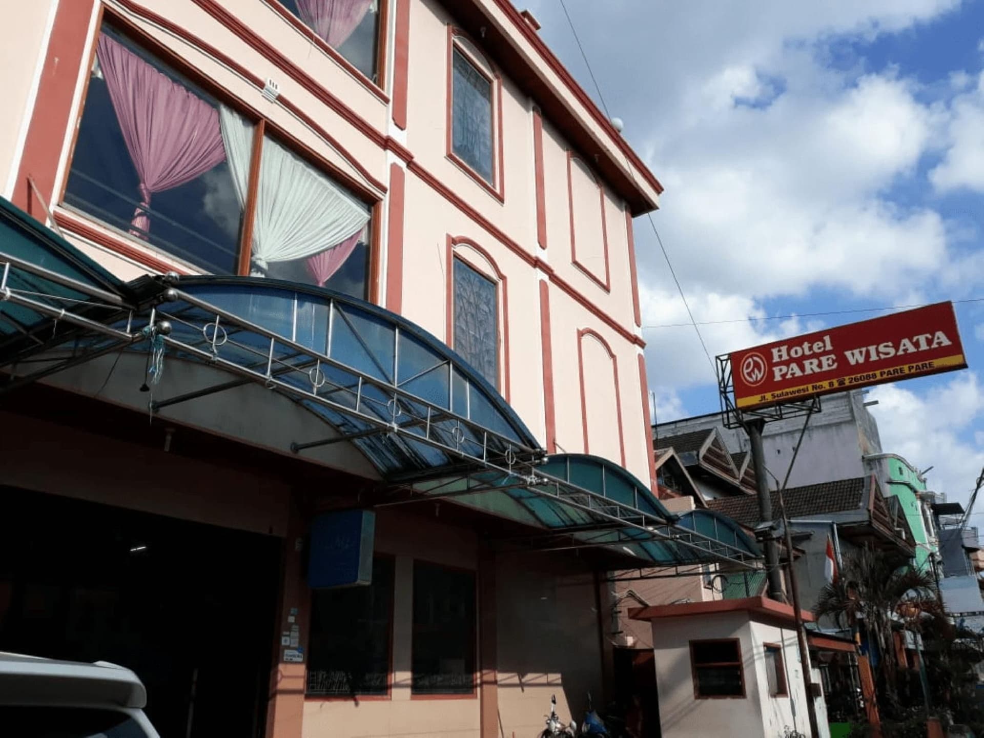 โรงแรมปาริวริซาตา โรงแรมปาริวริซาตา