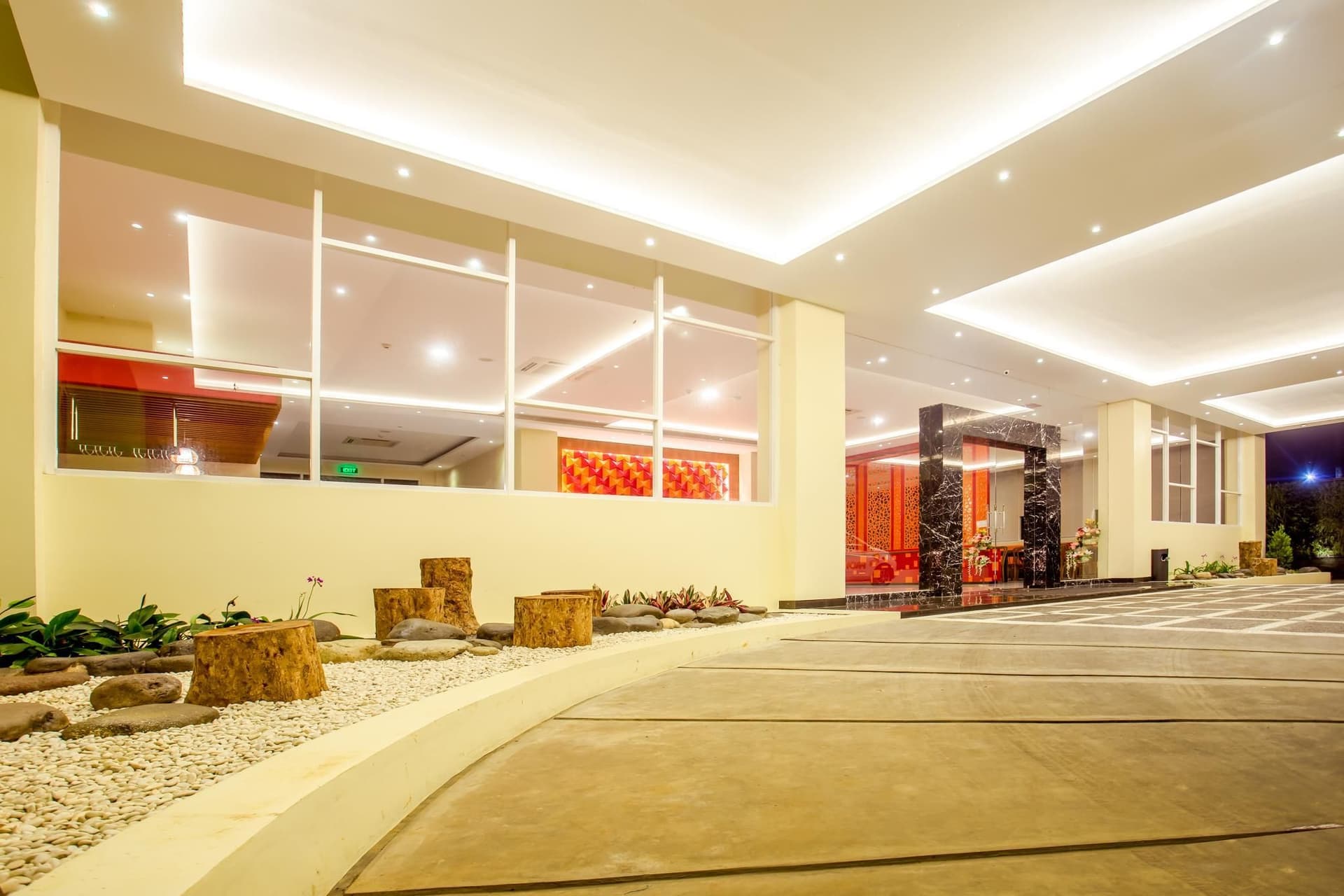โรงแรมฟร้อนต์ วัน ปุรโวดาดี โรงแรมฟร้อนต์ วัน ปุรโวดาดี