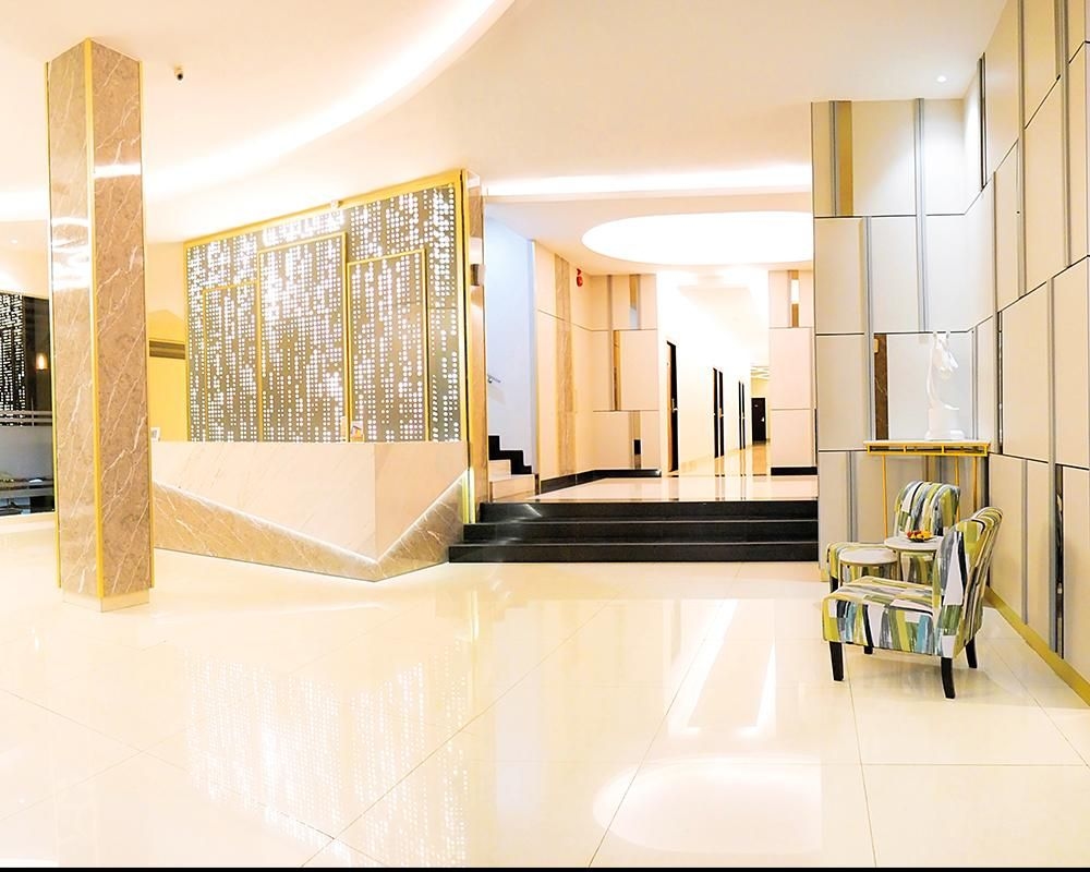 เอมเมอรัลด์ โฮเทล (Emerald Hotel)1