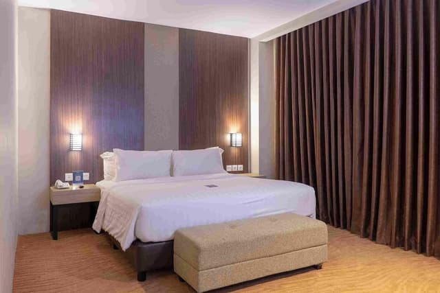 ASTON Suite