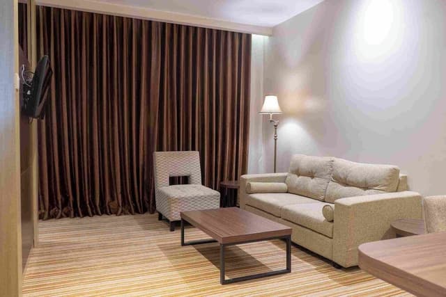 ASTON Suite