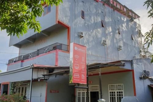 RedDoorz @ Hotel Yaki Mamuju0