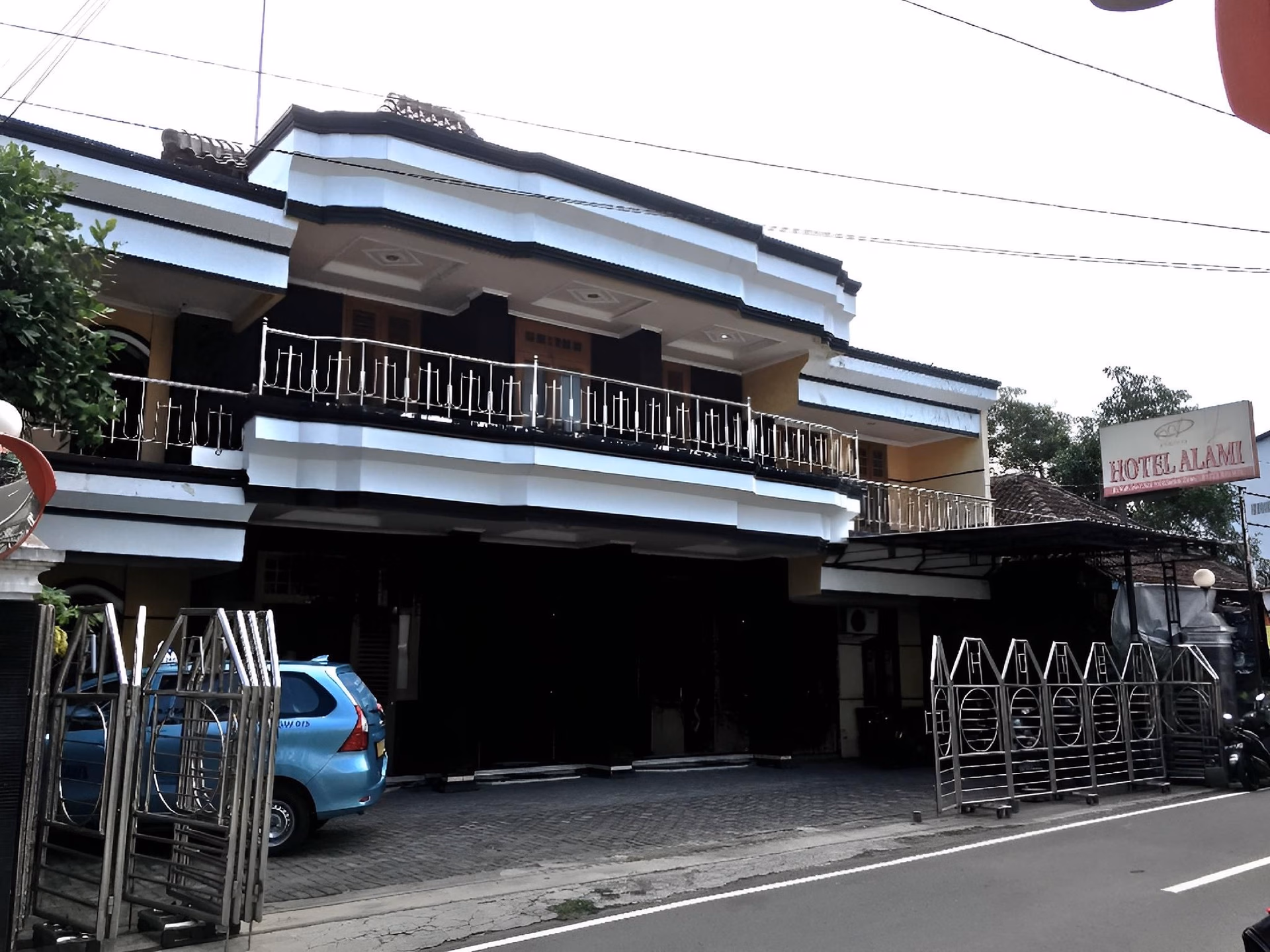 Hotel Alami0