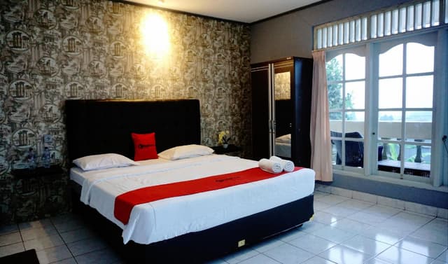 RedDoorz Room