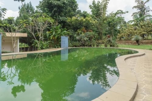 เรดดอร์ซ พลัส แอท โฮเทล เนเกรี บารู โลดายา พุงคัก (RedDoorz Plus @ Hotel Negeri Baru Lodaya Puncak)1