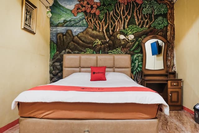 RedDoorz Room