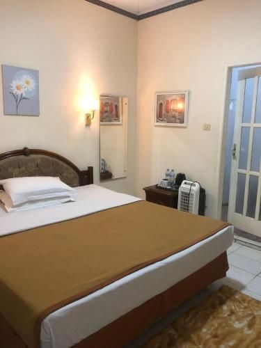 โรงแรมโมนิกา (Hotel Monika)2