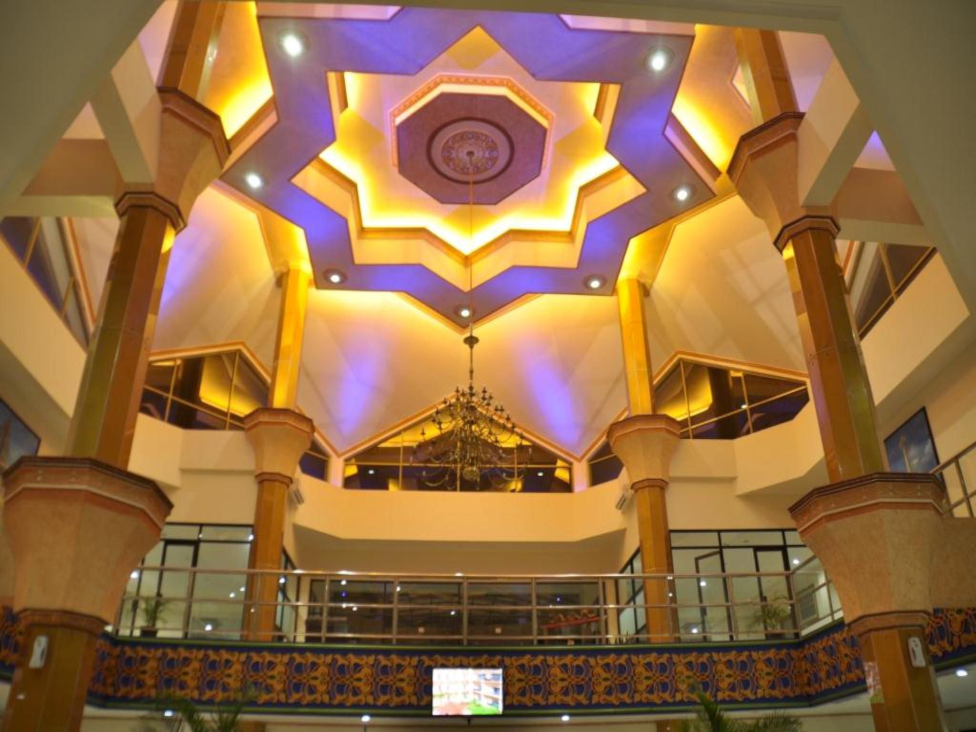 Yusro Hotel Restaurant & Convention4