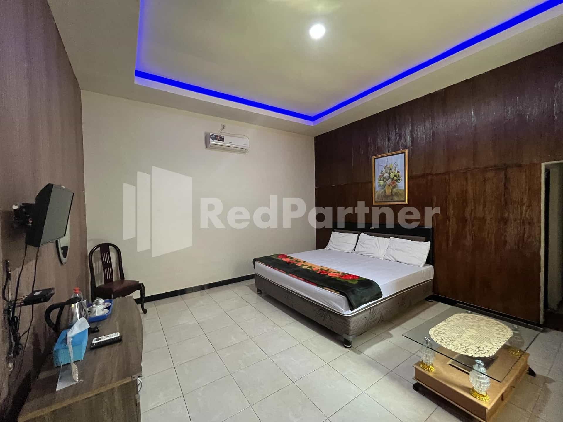 โรงแรมเดวี ใกล้กอร์ เมอร์เดกา จอมบัง มิตรา เรดดอร์ซ โรงแรมเดวี ใกล้กอร์ เมอร์เดกา จอมบัง มิตรา เรดดอร์ซ
