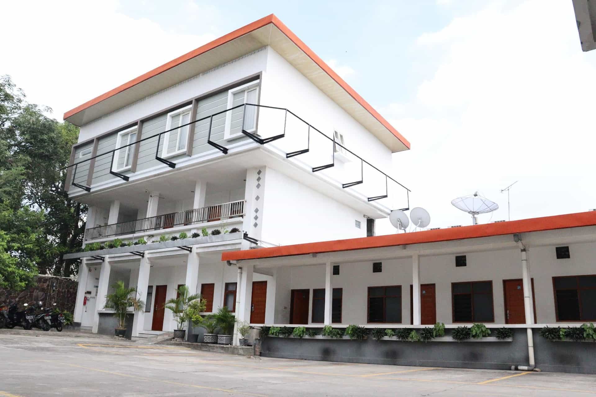 Hotel Netral