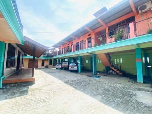 Hotel Gerung 1 near Alun Alun Nganjuk Mitra RedDoorz Hotel Gerung 1 near Alun Alun Nganjuk Mitra RedDoorz