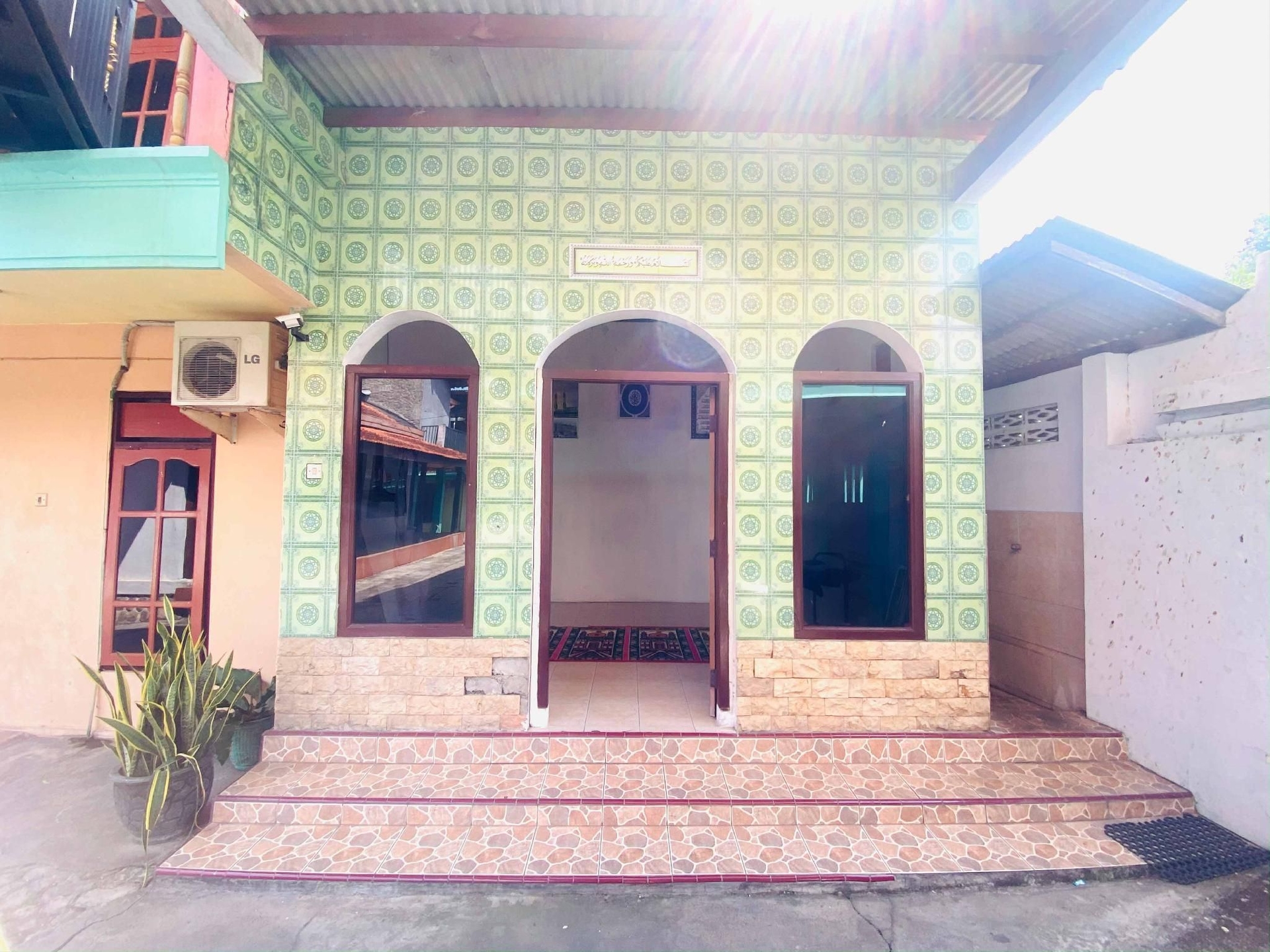โฮเทล เกอรุง 1 เนียร์ อาลุน อาลุน งันจุก มิตร้า เรดดอร์ซ (Hotel Gerung 1 near Alun Alun Nganjuk Mitra RedDoorz)3
