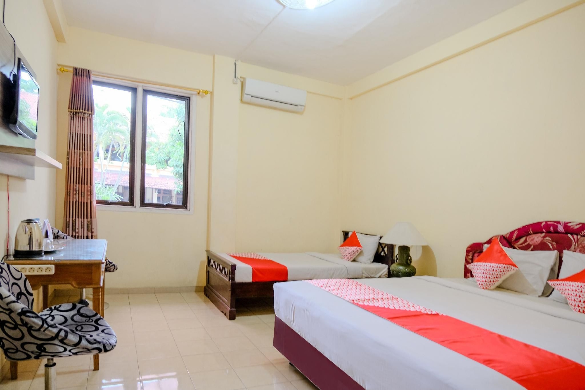 OYO 1984 Hotel Istana Family Syariah4