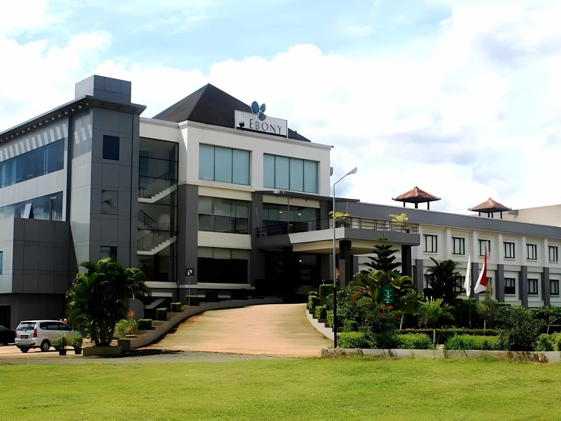 โรงแรม อีโบนี บาตูลิซิน