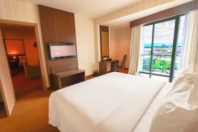 Royal Suite, Connecting Rooms