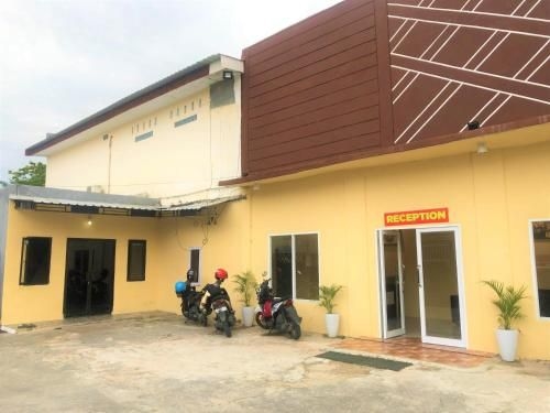 RedDoorz near Gedung Kesenian Palopo0