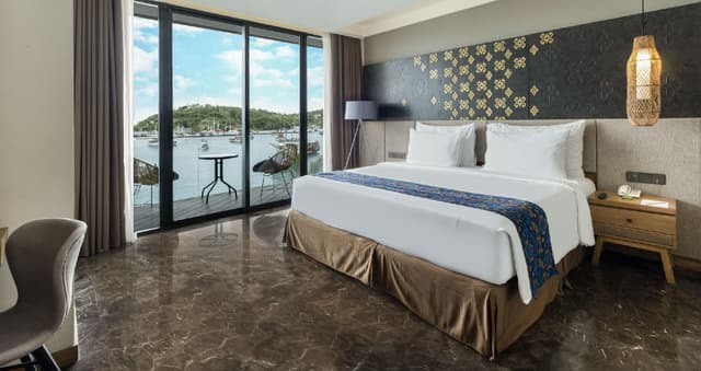 The Horizon Sea View Room
