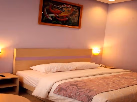 Deluxe Room - 1 King Bed