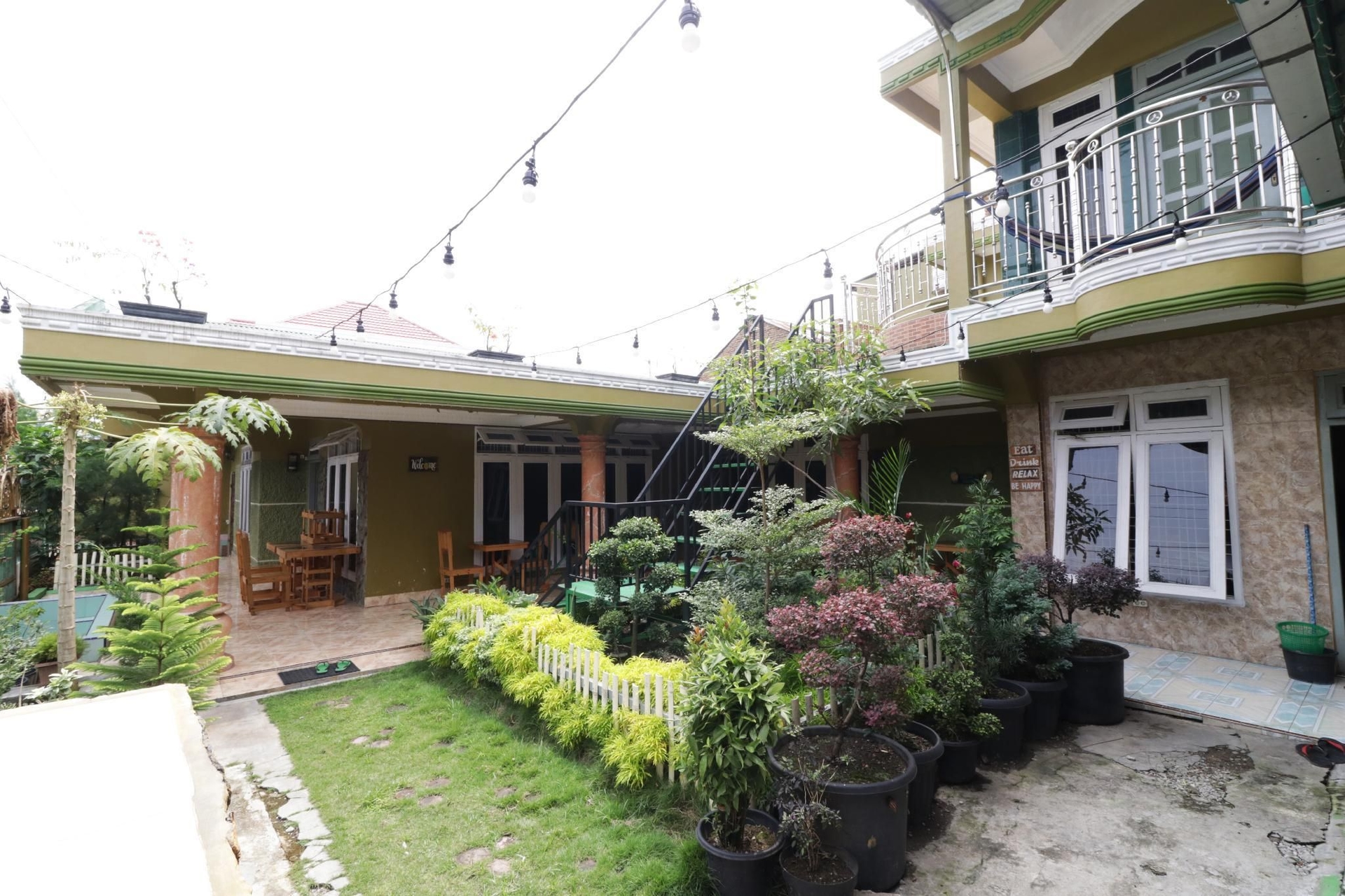 วารุง ทรานิสต แอนด์ ดีปารี โฮมสเตย์ (Waroeng Transit and Depary Homestay)0