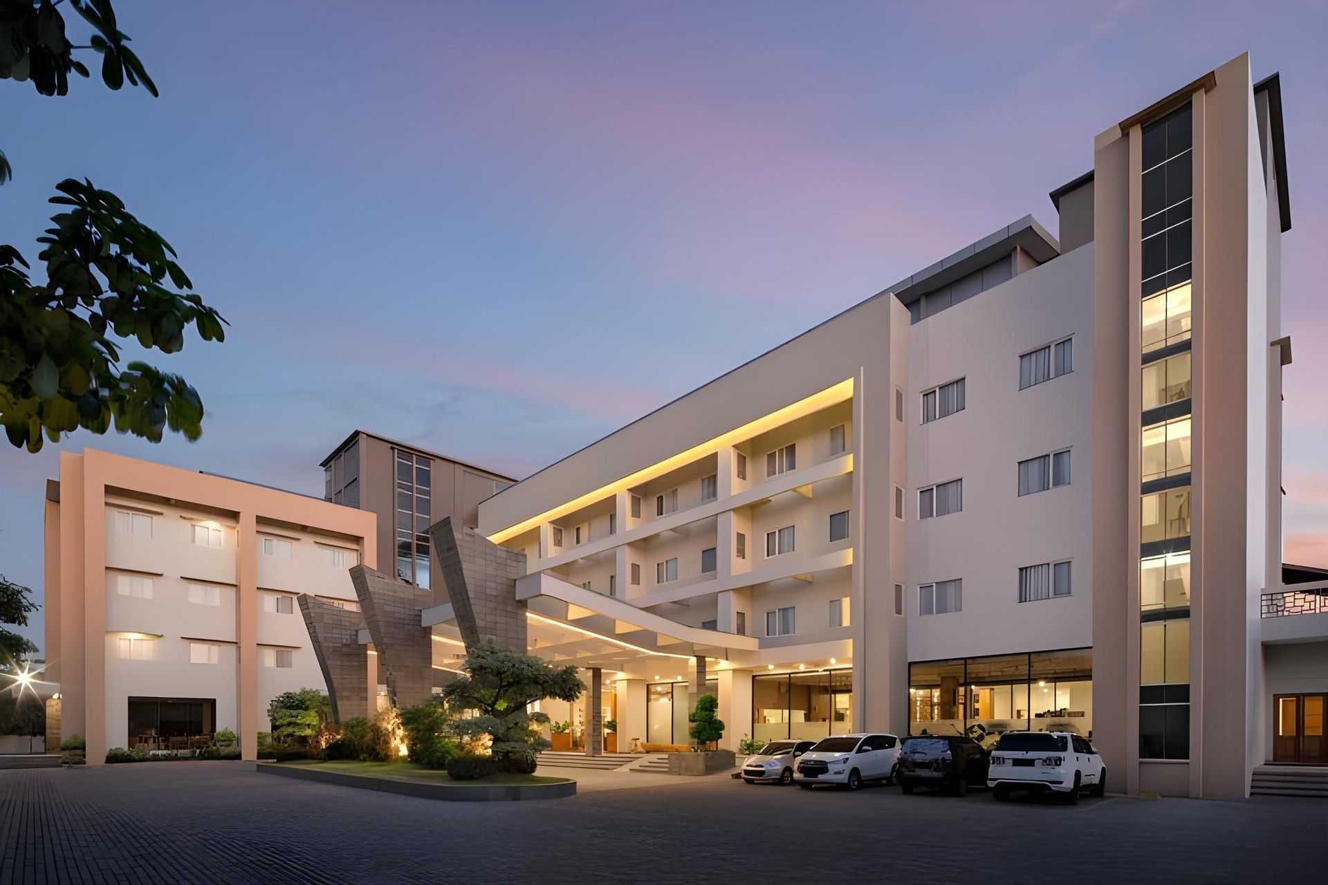 Pollos Hotel & Gallery0
