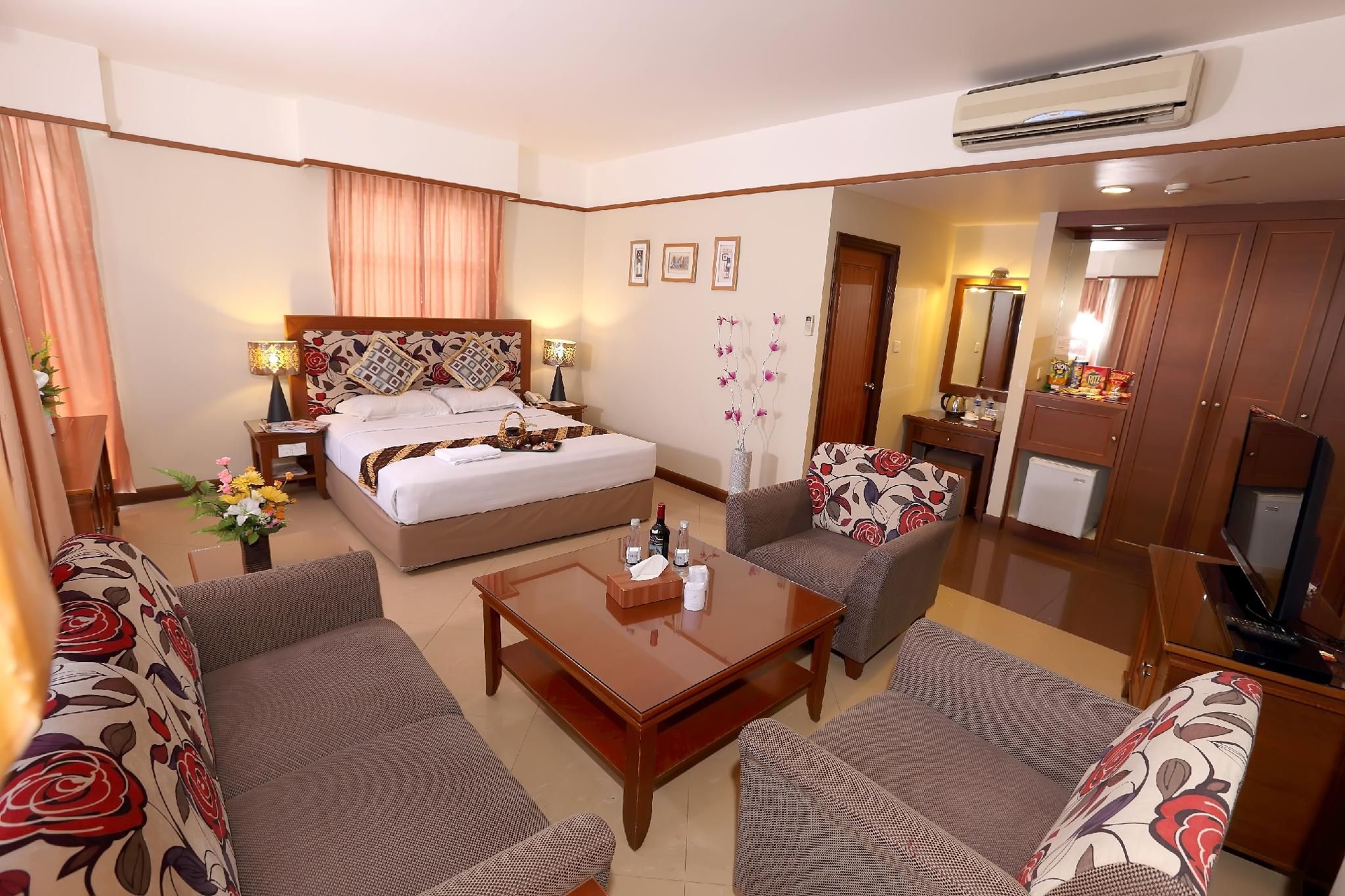 โรงแรมแมกซิมิลเลียน (Hotel Maximillian)3