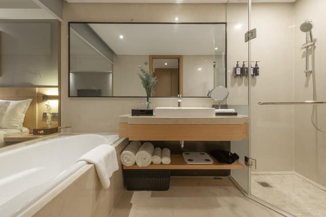 Four Seasons Room Two Twins