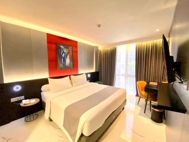 Deluxe Queen Room