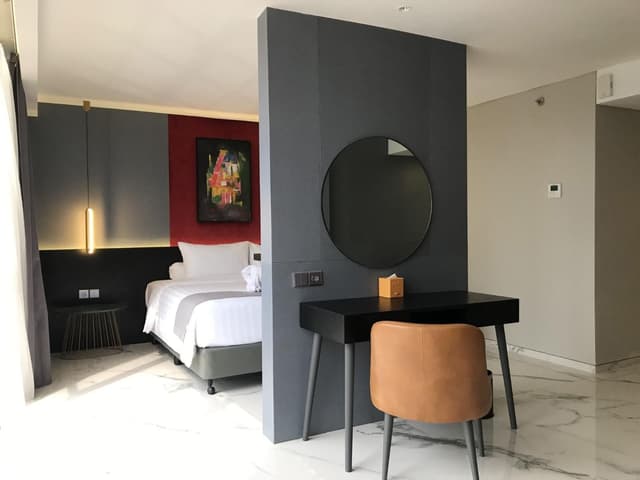 Suite - King Bed