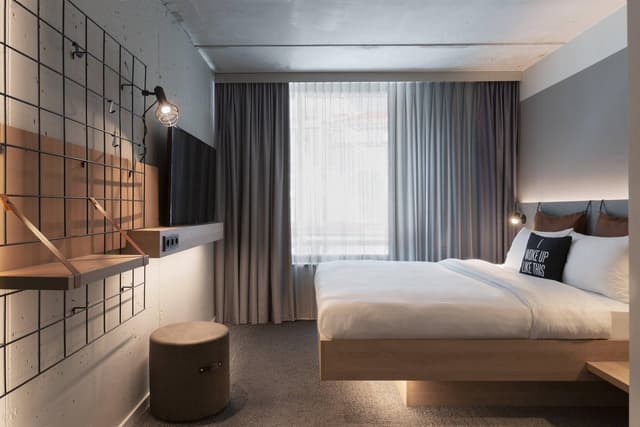 MOXY Sleeper Queen, Guest room, 1 Queen