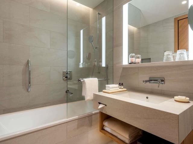 Deluxe Room, 1 King Bed