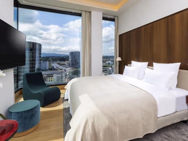 Junior Suite, 1 King Bed