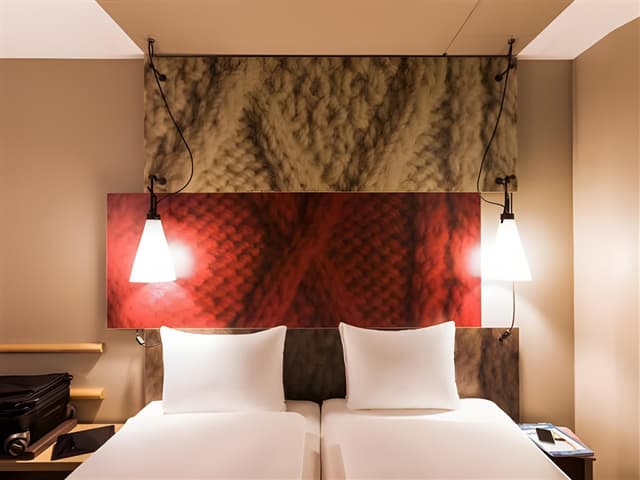 Twin Bed Room