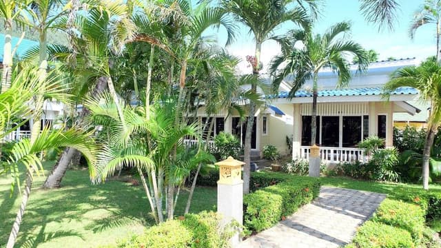 Bungalow, Pool View