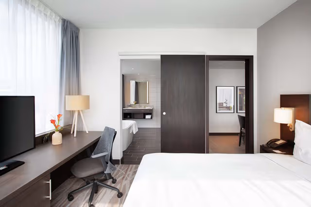 KING ONE BEDROOM SUITE