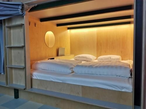 Green Marmot Capsule Hotel Zurich4