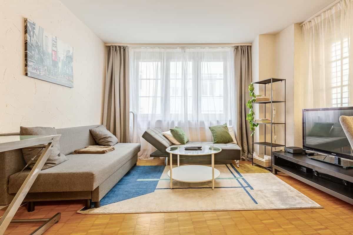 City Center Apt 5 mins walk to Zuich Train Station City Center Apt 5 mins walk to Zuich Train Station
