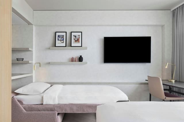 Comfort Studio, 1 Queen Bed with Sofa bed