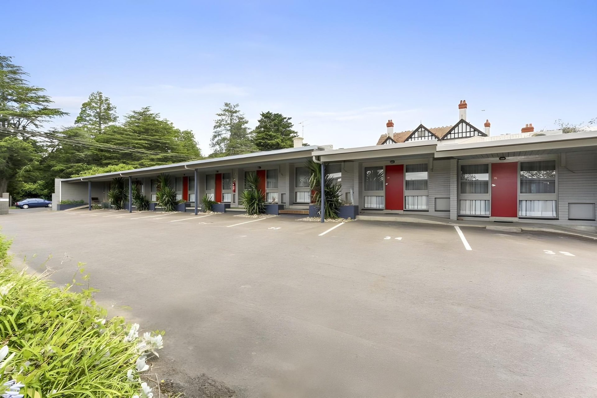 โบแทนนิคอล โมเทล (Botanical Motel)2