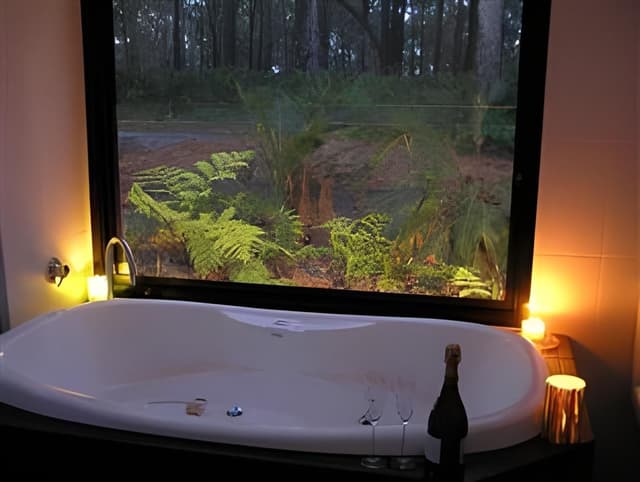Premium Spa Bower Cottage