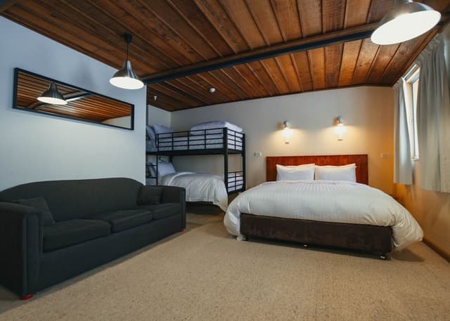Family Room, Multiple Beds