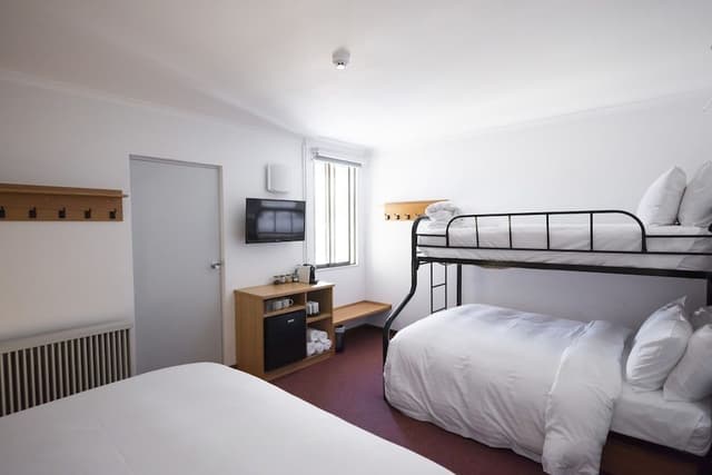 Family Room, Multiple Beds