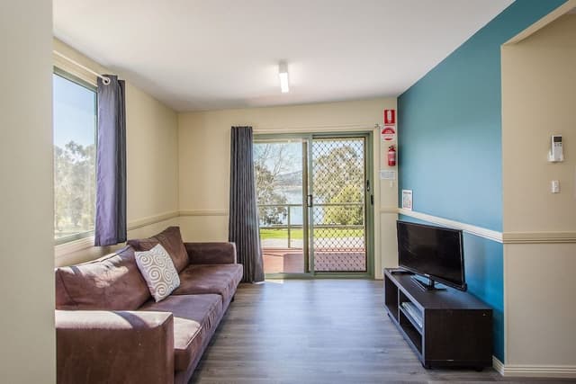 Standard 3 Bedroom Lakeview Cabin