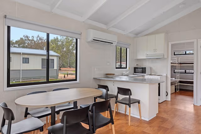 Deluxe 2 Bedroom Waterfront Cabin - Sleeps 6