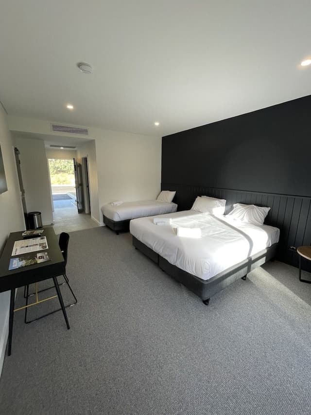 King Bed & Bunk Bed Ensuite