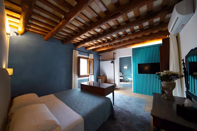 Deluxe Suite