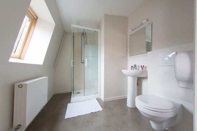 Classic double or Twin room with private bathroom