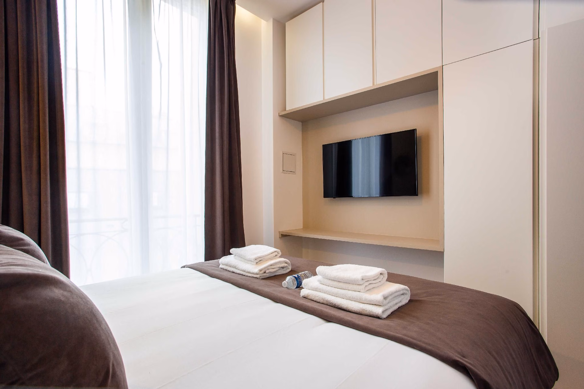 อพาร์ตเมนต์หรูหรา - 2 ห้องนอน/6 คน - ปอร์ต แซ็งต์-เดอนี (Elegant apartment - 2BR/6P - Porte Saint-Denis)4